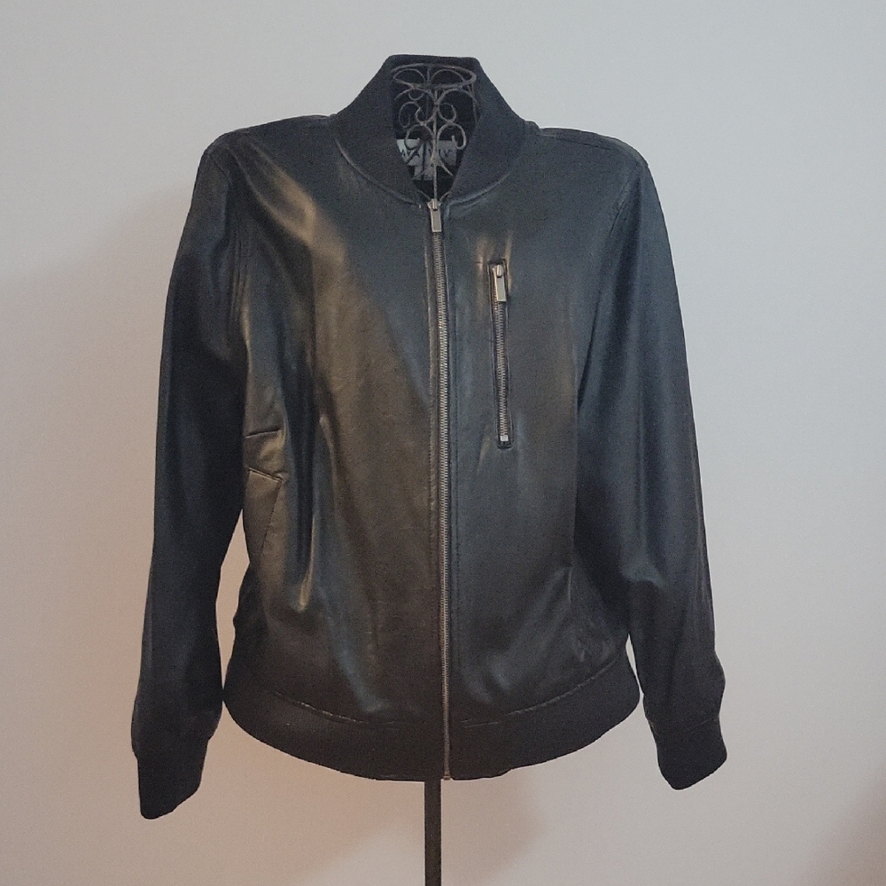 FALL SEASON MUST HAVE.         VEGAN LEATHER Ava & Viv Sleek Black Bomber Jacket